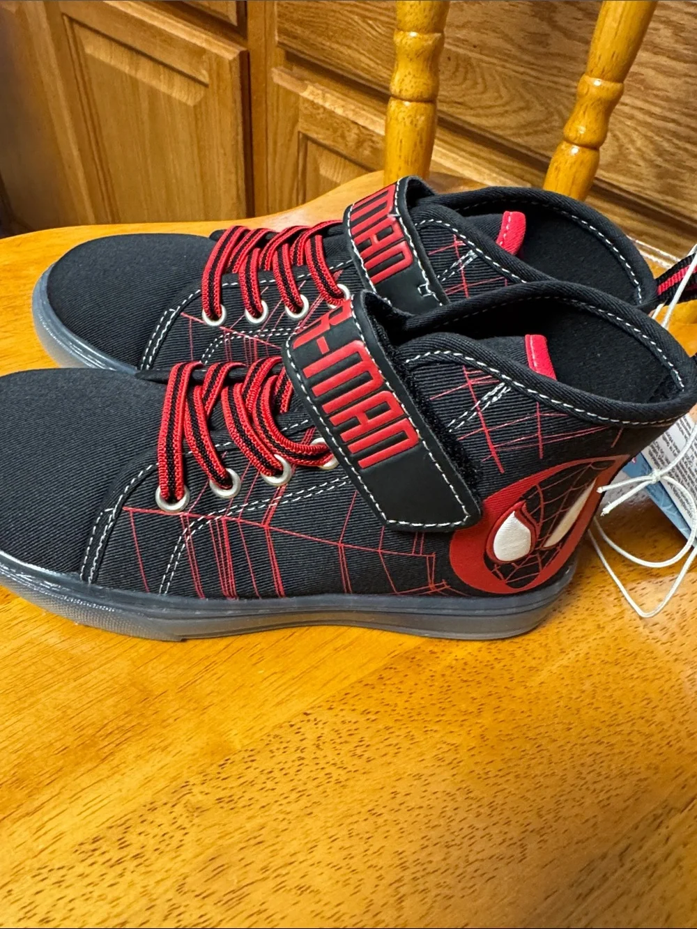Marvel NWT 13 Spiderman LIGHT UP Kids Black and Red Web-Print High-Tops